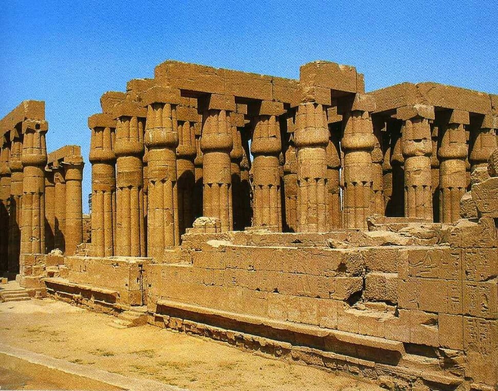 египетские колонны